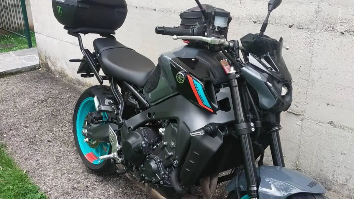 Yamaha MT-09 (2021 - 23)  (2)