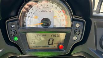 Kawasaki Versys 650 SE (2017) usata