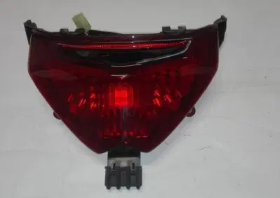 Faro posteriore Suzuki Bandit 650 - Annuncio 9802553