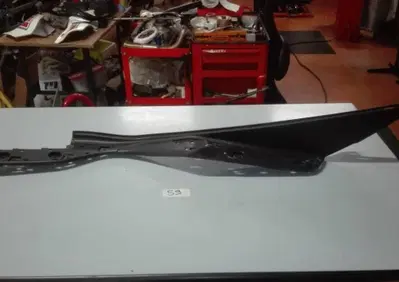Pedana inferiore sx Suzuki Burgman 400 2004 - Annuncio 9802793