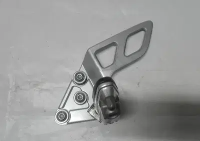Pedana pilota sx per Suzuki Bandit 650 - Annuncio 9802795