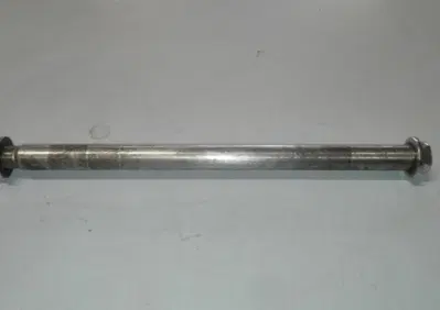 PERNO RUOTA POSTERIORE HONDA CBX 1000 '81-'82 - Annuncio 9802810