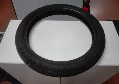 Pneumatico Dunlop anteriore 19 pollici - Annuncio 9802836