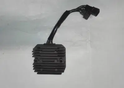 Regolatore di tensione Suzuki Bandit 650 - Annuncio 9802874