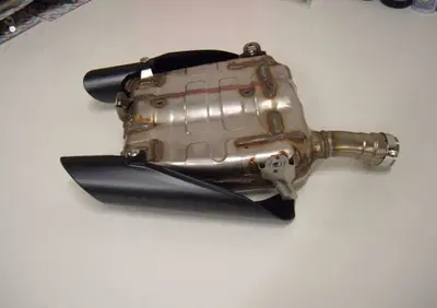 Silenziatori originali Suzuki GSR 600 - Annuncio 9803242