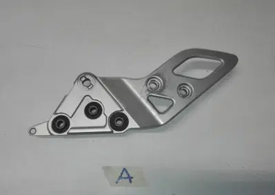 Supporto pedana destra Suzuki Bandit - Annuncio 9803263