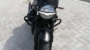 Moto Guzzi V7 Stone (2021 - 24) 