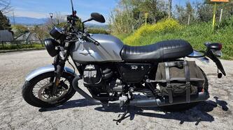 Moto Guzzi V7 III Rough (2018 - 20)