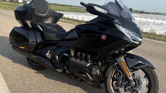 Honda GL 1800 Gold Wing Tour DCT & Airbag (2022 - 24) usata