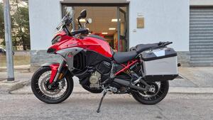 Ducati Multistrada V4 S (2025) 