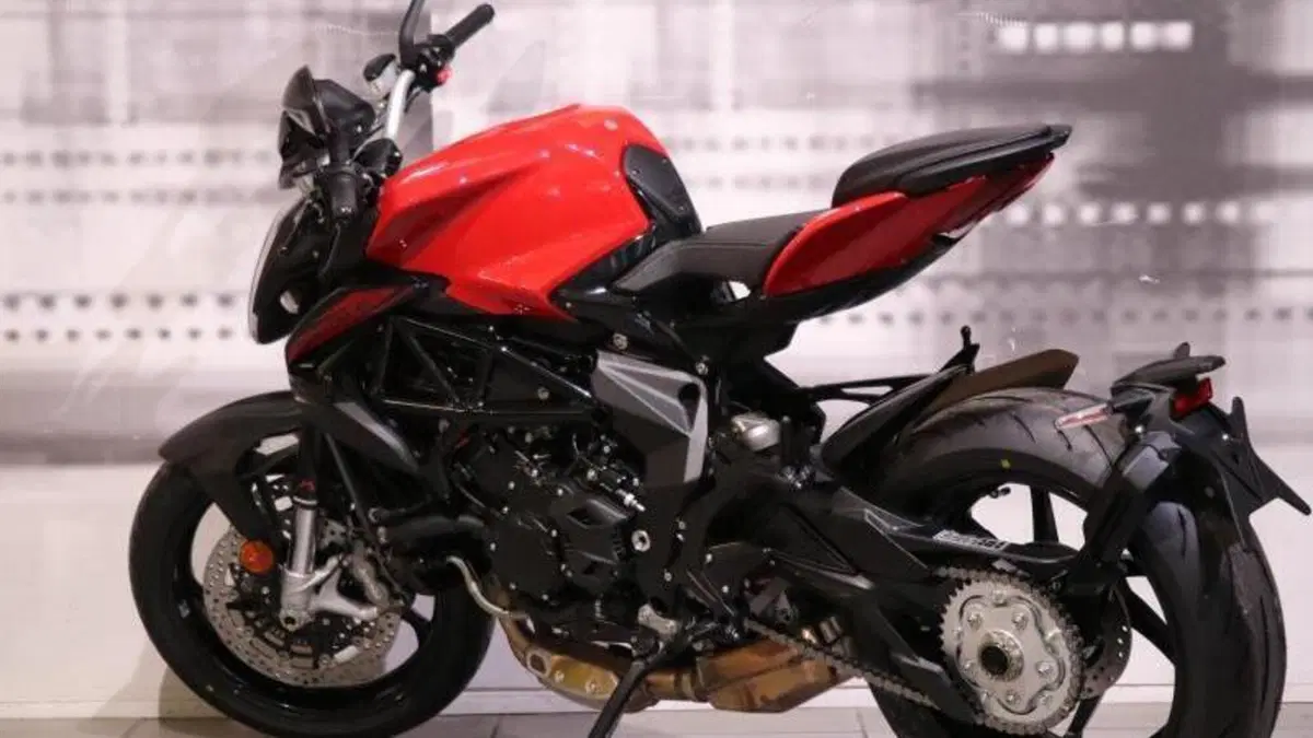 MV Agusta Brutale 800 Rosso (2021 - 23)  (2)