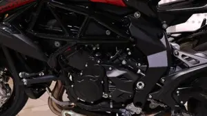 MV Agusta Brutale 800 Rosso (2021 - 23)  (3)