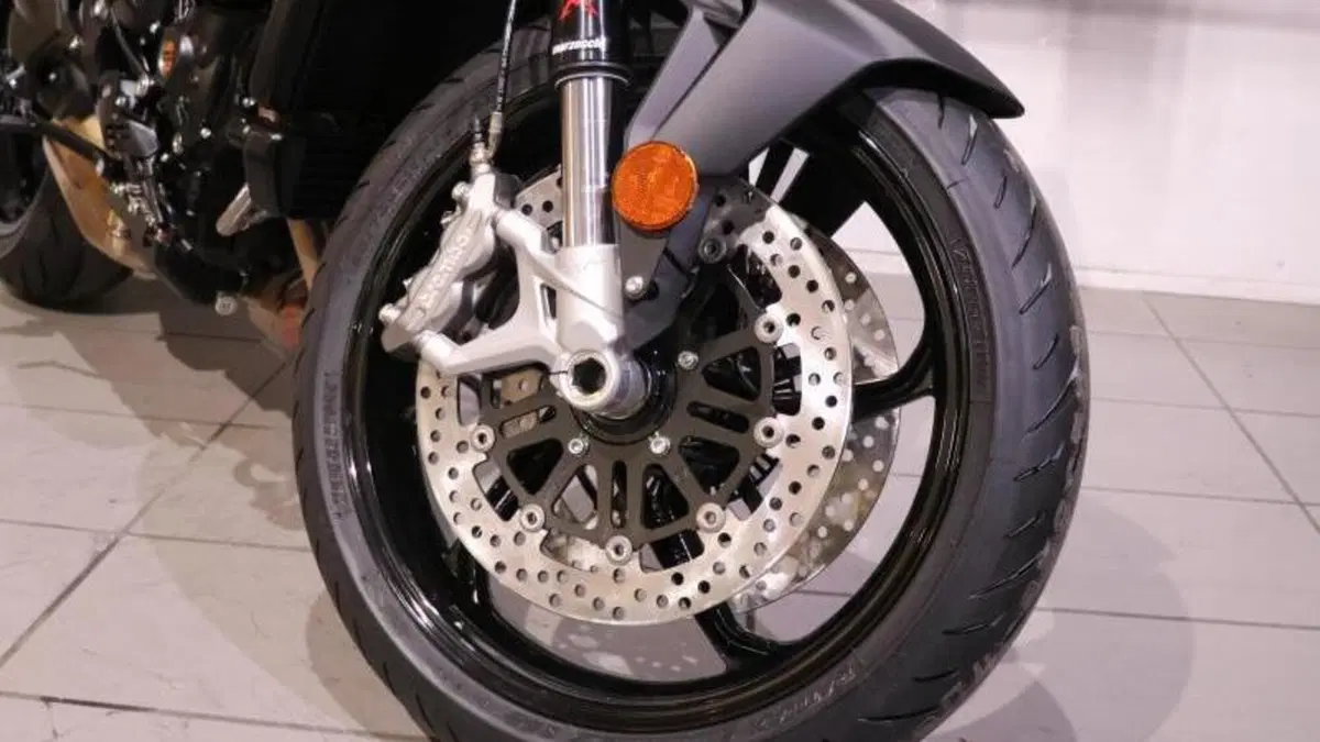 MV Agusta Brutale 800 Rosso (2021 - 23)  (5)