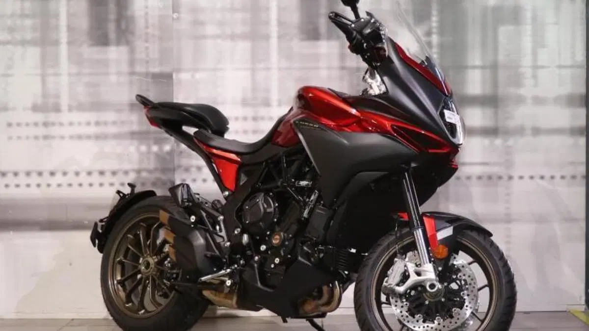 MV Agusta Turismo Veloce 800 Lusso (2021 - 22) 