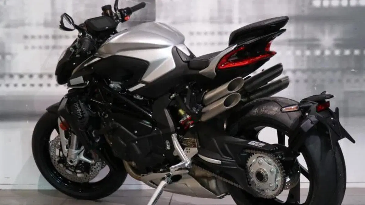 MV Agusta Brutale 1000 RS (2022 - 26)  (2)