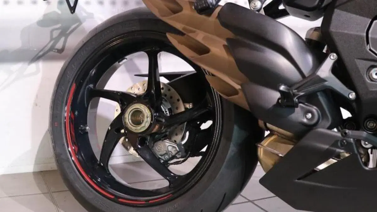 MV Agusta F3 800 RR (2022 - 25)  (4)