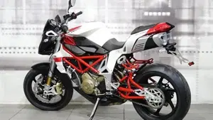 Bimota DB6 Delirio E (2006 - 15)  (2)