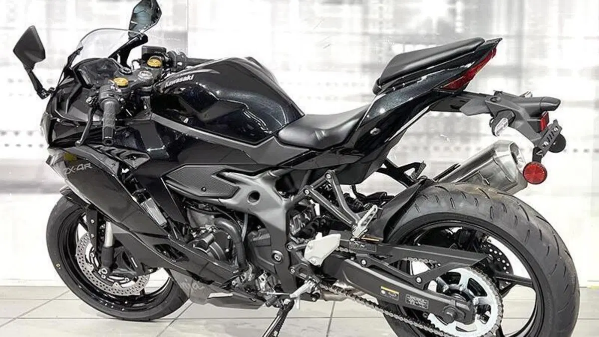 Kawasaki Ninja ZX-4R (2024 - 26)  (2)