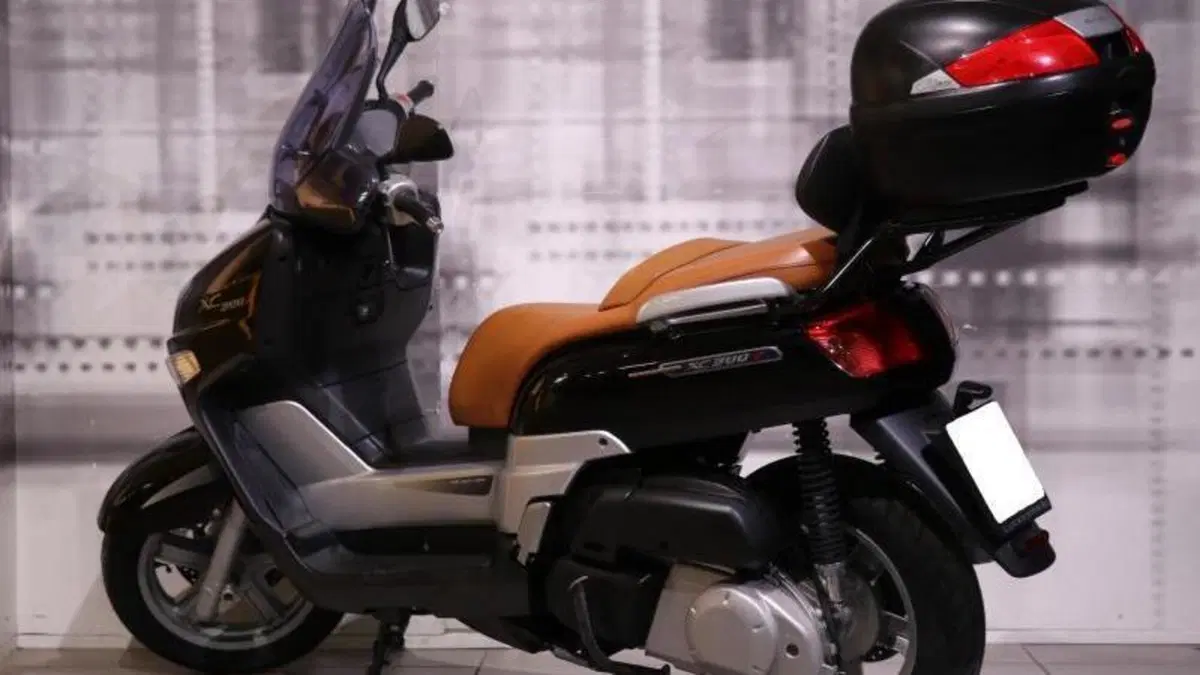 Yamaha XC 300 Versity  (2)