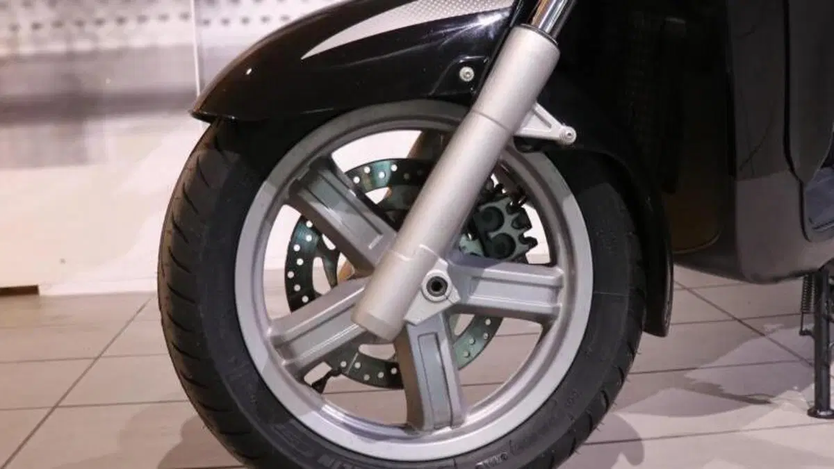 Yamaha XC 300 Versity  (3)