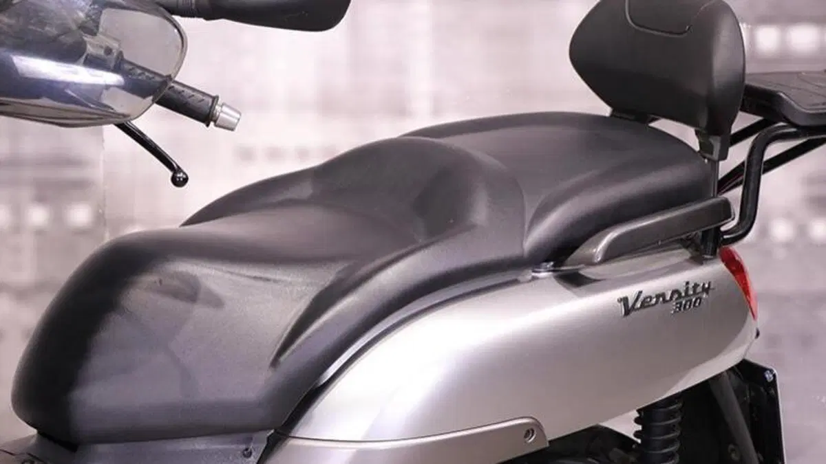 Yamaha XC 300 Versity  (3)