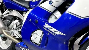 Yamaha YZF R6 (1999 - 00)  (5)