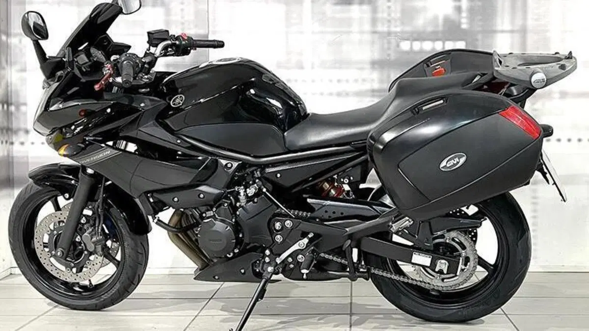 Yamaha XJ6 Diversion (2009 - 15)  (2)