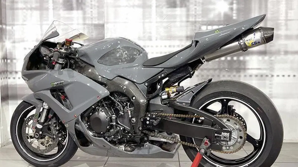 Honda CBR 1000 RR Fireblade (2006 - 07)  (2)
