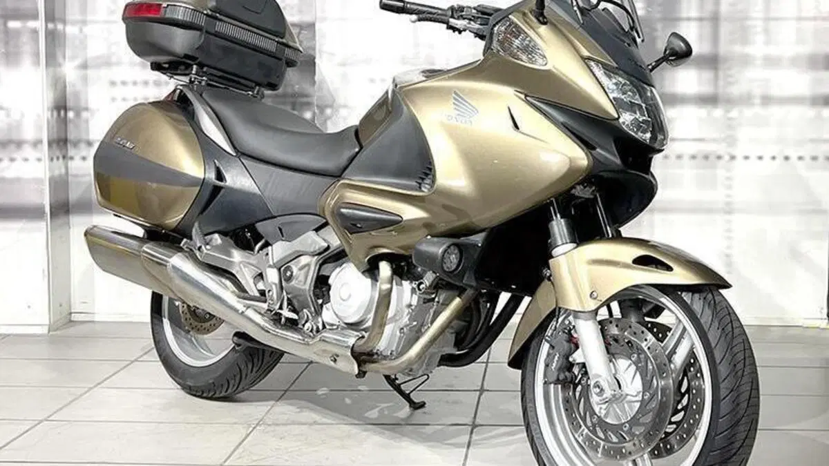 Honda Deauville 700  