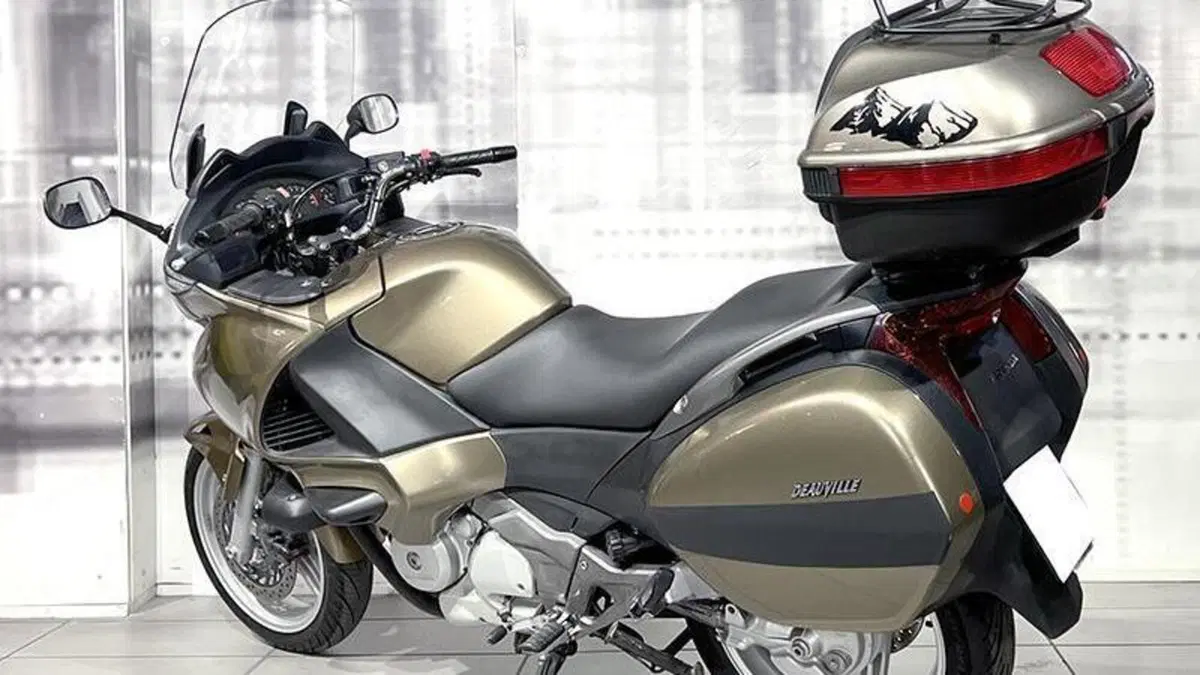 Honda Deauville 700   (2)