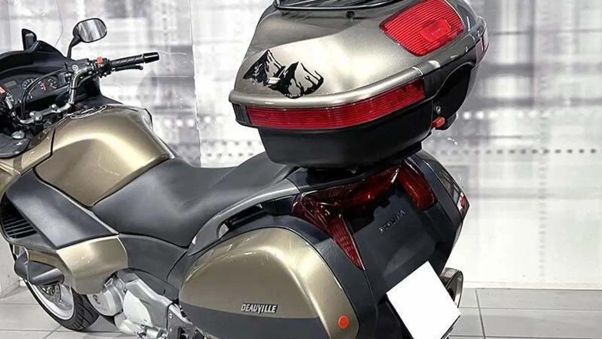 Honda Deauville 700   (4)