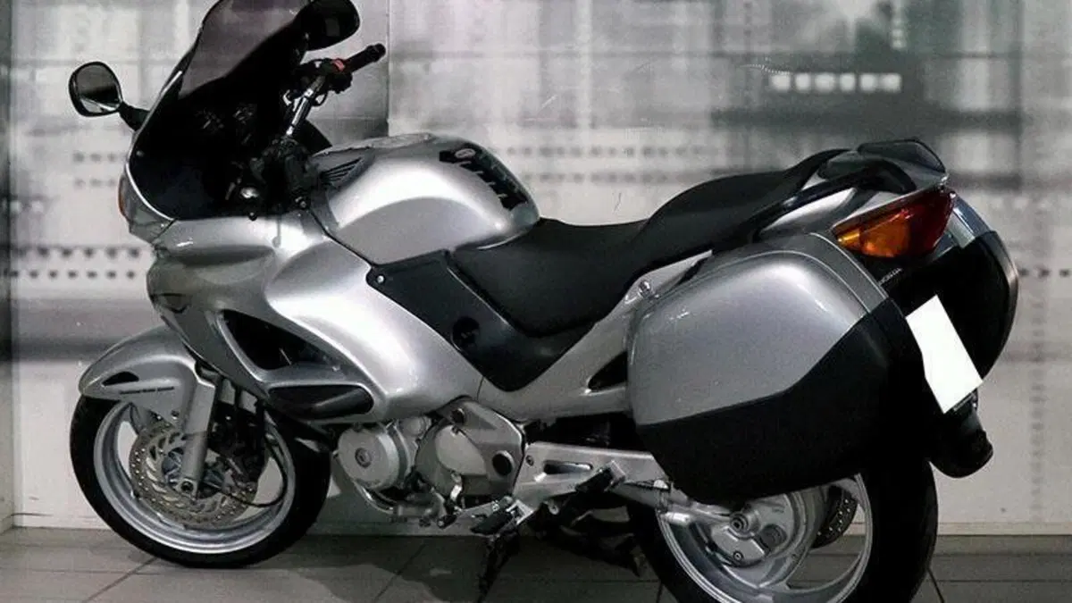 Honda Deauville 650 (2002 - 05)  (2)
