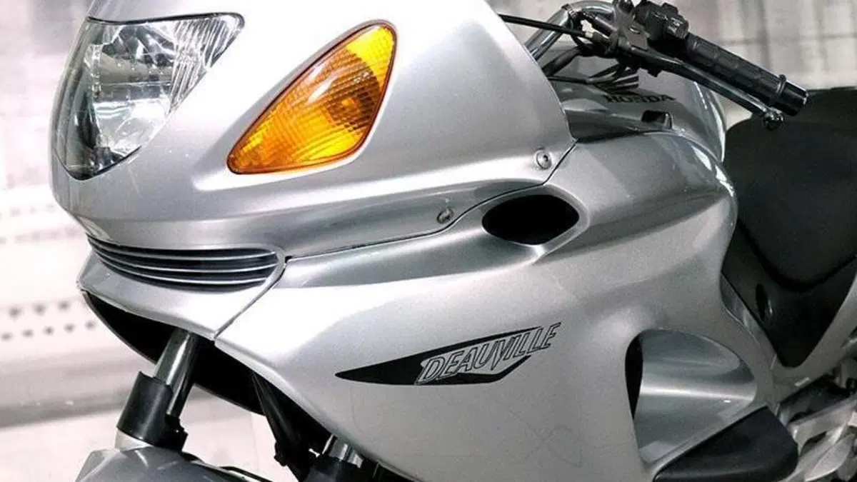 Honda Deauville 650 (2002 - 05)  (3)