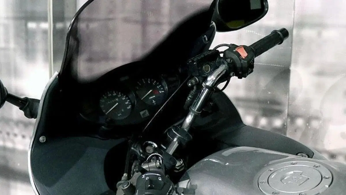 Honda Deauville 650 (2002 - 05)  (5)