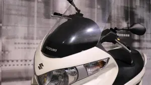 Suzuki Burgman UH 200 (2006 - 12)  (3)