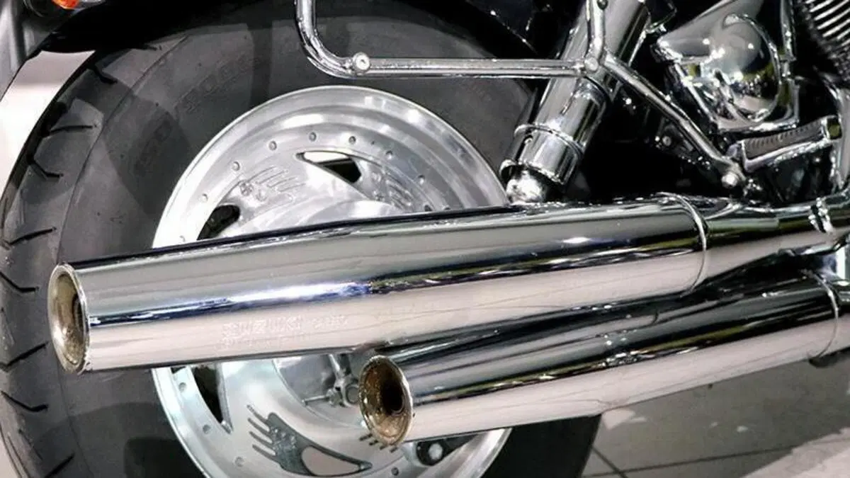 Suzuki Marauder VZ 800  (4)