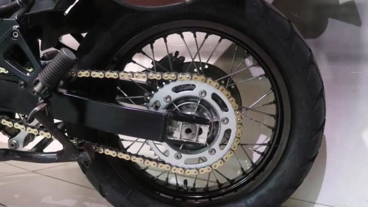 Suzuki XF 650 Freewind (1997 - 03)  (4)