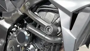 Suzuki GSR 750 (2010 - 15)  (4)