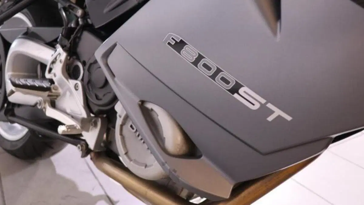 Bmw F 800 ST  (5)