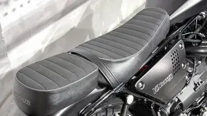 Moto Guzzi V9 Bobber (2021 - 25)  (5)
