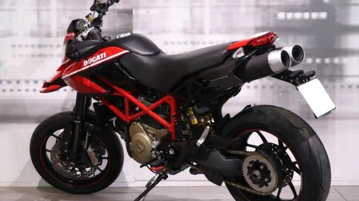 Ducati Hypermotard 1100 EVO SP (2010 - 12)  (2)