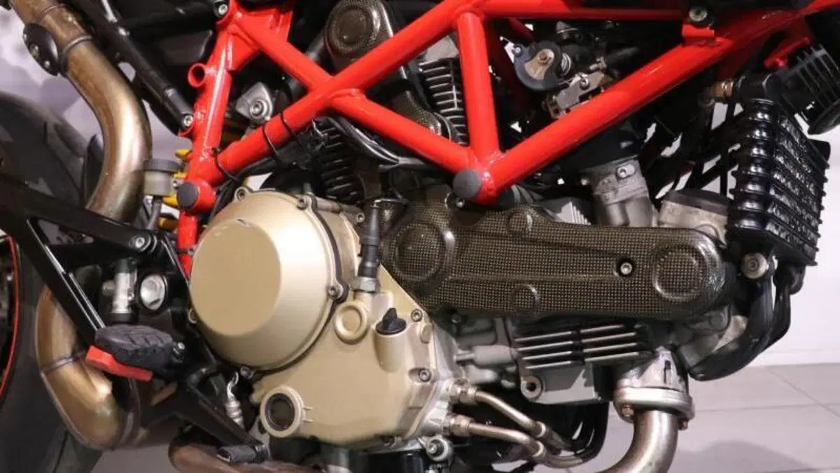 Ducati Hypermotard 1100 EVO SP (2010 - 12)  (3)