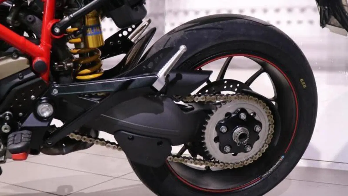 Ducati Hypermotard 1100 EVO SP (2010 - 12)  (5)