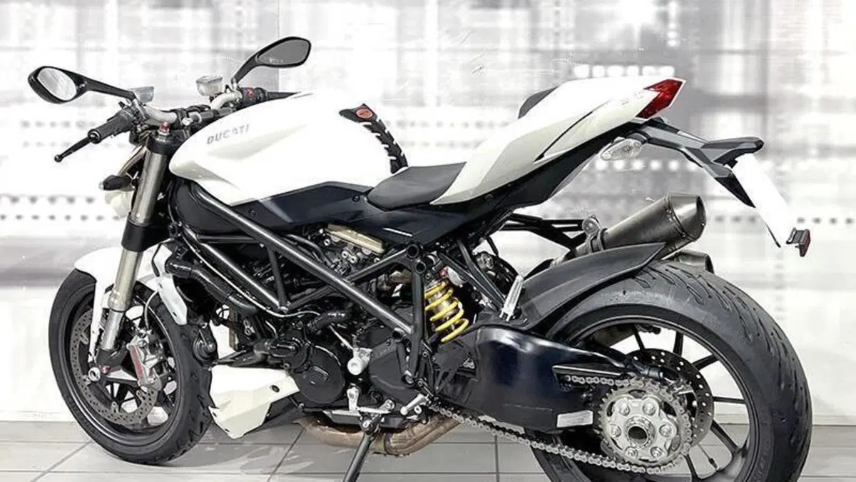 Ducati Streetfighter (2009 - 12)  (2)