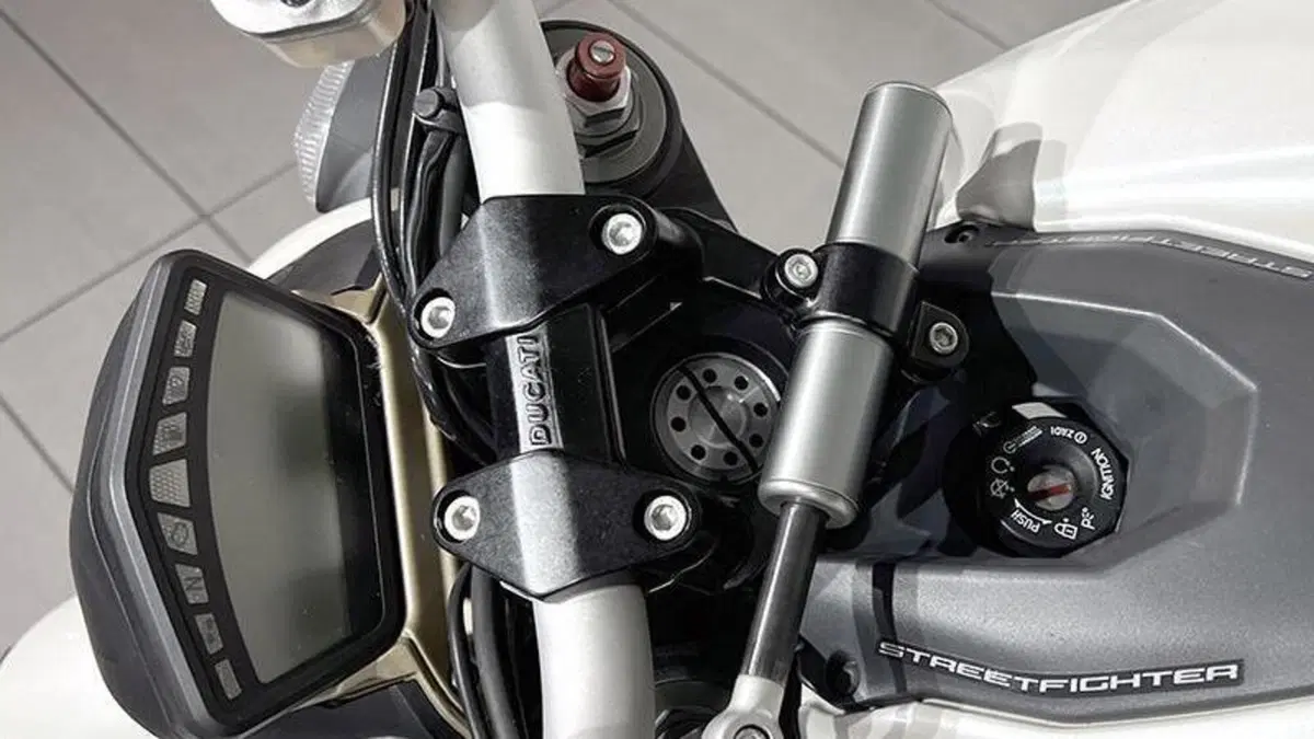 Ducati Streetfighter (2009 - 12)  (5)