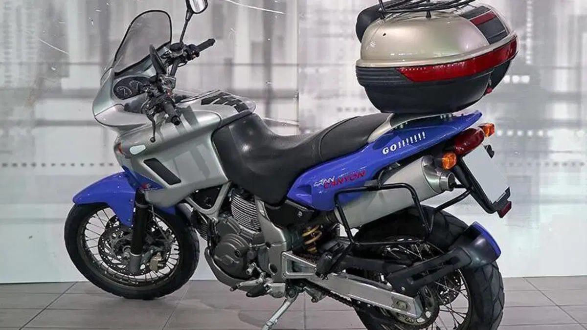 Cagiva Gran Canyon 900  (2)
