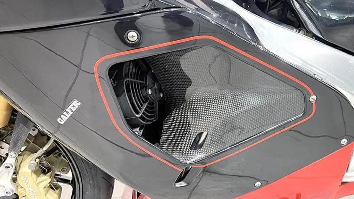 Aprilia RSV 1000 R (2000 -  01)  (3)