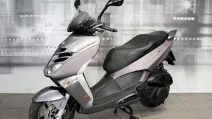 Aprilia Leonardo 300 ST  (4)