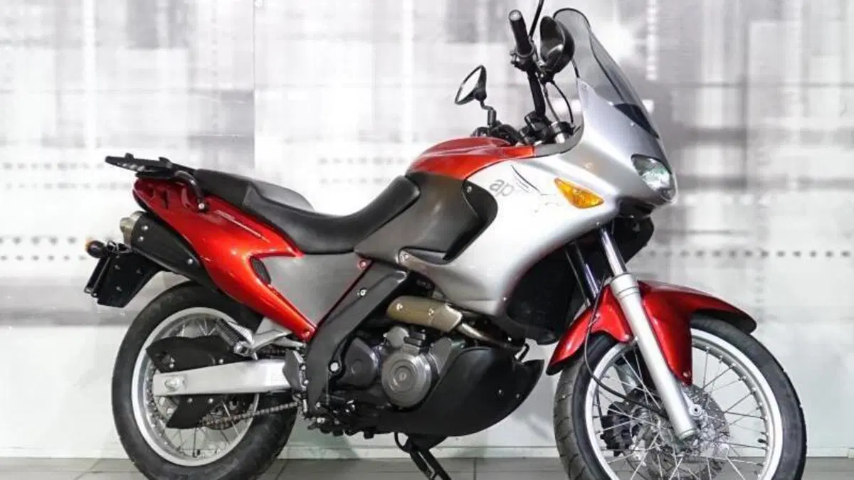 Aprilia Pegaso 650 IE (2001 - 02) 
