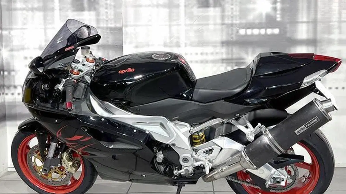 Aprilia RSV 1000 R (2006 - 09)  (2)
